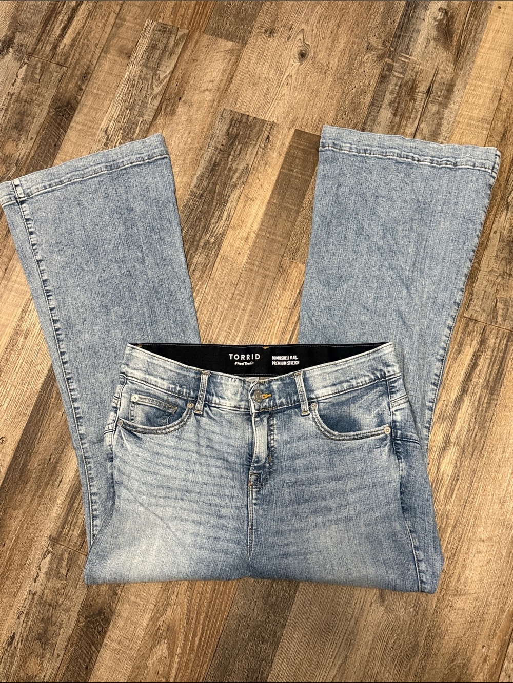 Torrid Bombshell Flare Premium Stretch Jeans Size 14 Light Wash